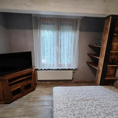 Frida Rbnb2 Pilisvörösvár